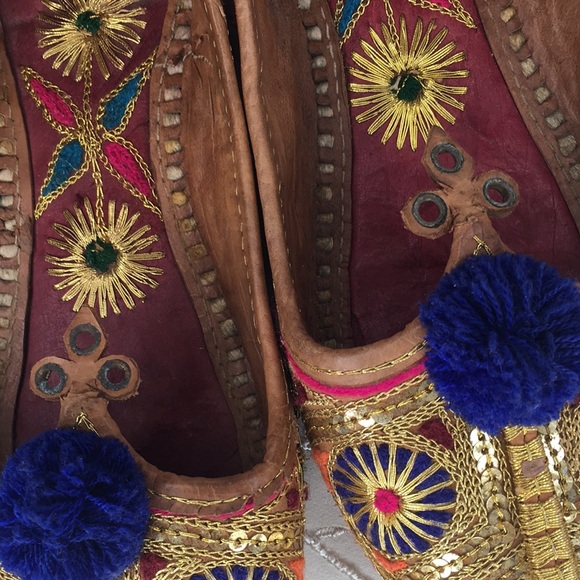 Vintage Moorish royal Middle Eastern  Embroidered Woman’s shoe - Picture 10 of 11